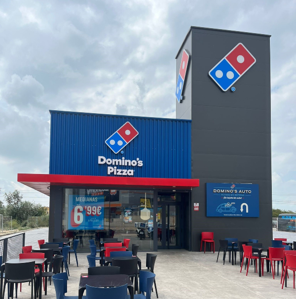 Domino's Pizza continua su crecimiento en España: abre más de 10 locales en el primer semestre de 2024